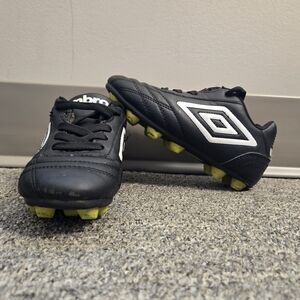 Umbro Black Youth Soccer Cleats with Yellow Studs Size 11
